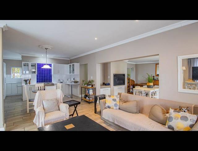 3 BEDROOM HOUSE FOR SALE IN LAGUNA SANDS